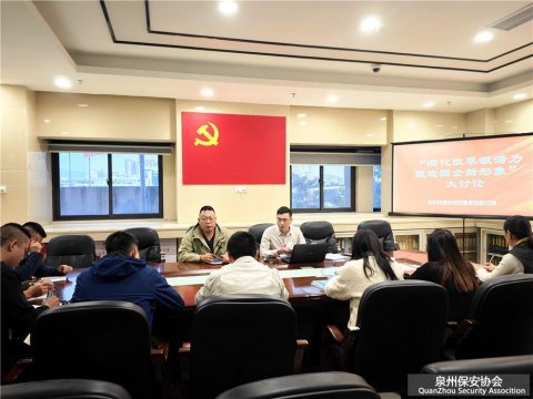 �����۩���ӢΪ�Ҵ�̨ ��Ϊ��Ӣ���ʡ�����Ӣ������˾����Ӣ���Һ���Ҫ���ҶԼ�Ӣ��Ҫ�𡱴����ۼ�ʵ